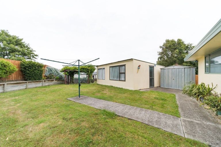 Photo of property in 3 Logan Place, Kelvin Grove, Palmerston North, 4414
