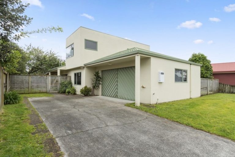Photo of property in 10 Dalton Drive, Papamoa Beach, Papamoa, 3118