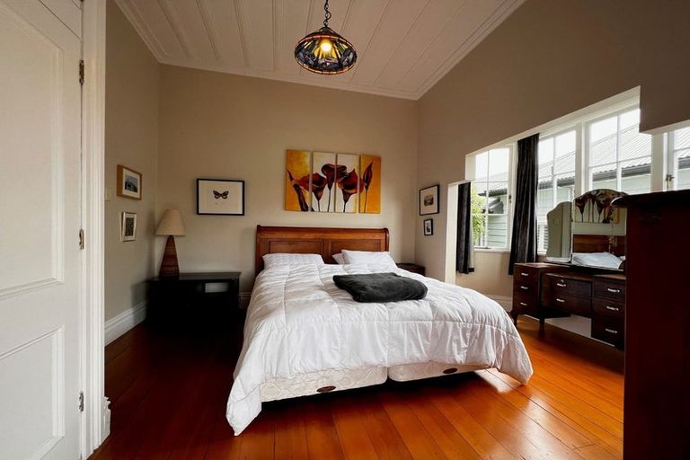 Photo of property in 25 Shoal Bay Road, Devonport, Auckland, 0624