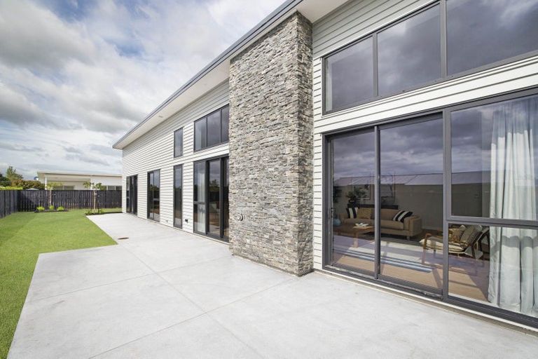 Photo of property in 29 William Gilbert Drive, Mangawhai, 0505