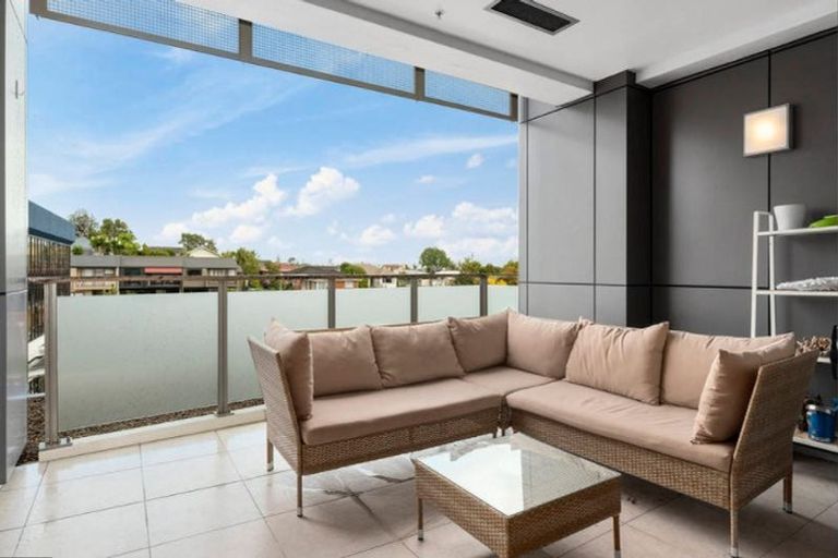 Photo of property in Maison Apartments, 106/16 Huron Street, Takapuna, Auckland, 0622