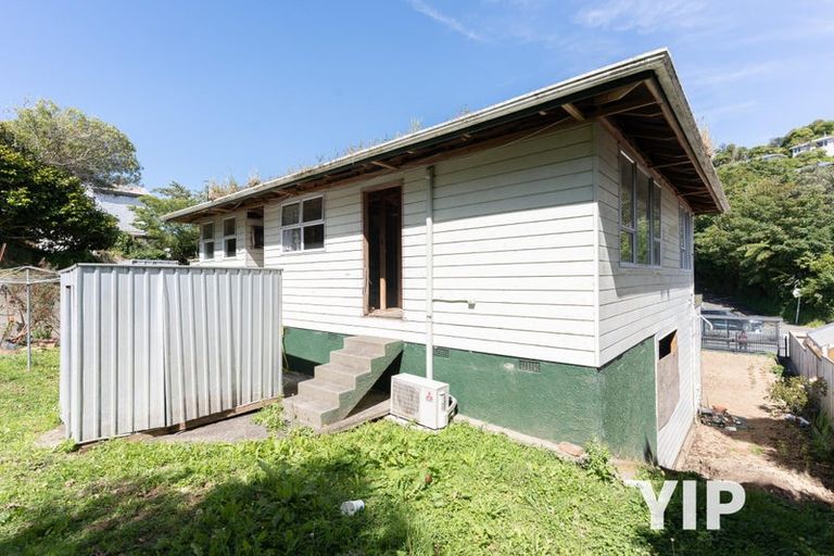 Photo of property in 114a Newlands Road, Newlands, Wellington, 6037