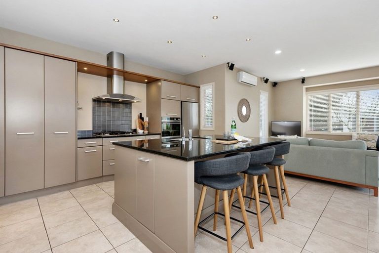 Photo of property in 6 The Esplanade, Huntington, Hamilton, 3210