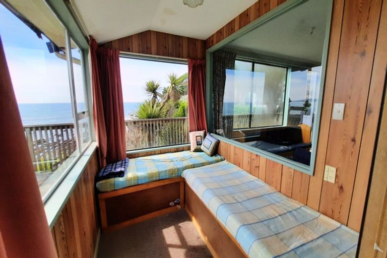 Photo of property in 3 Esplanade, Kaka Point, 9271