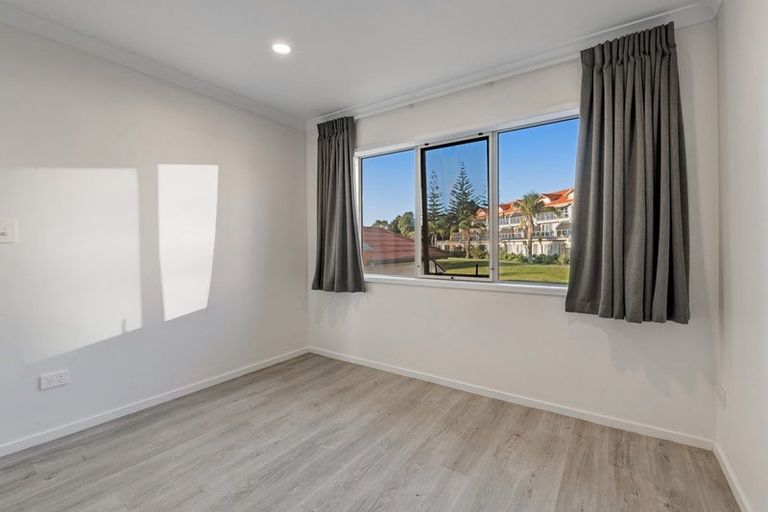 Photo of property in Santa Rosa, 60/340 Gulf Harbour Drive, Gulf Harbour, Whangaparaoa, 0930
