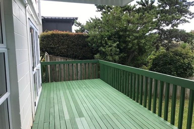 Photo of property in 6 Knightsbridge Drive, Forrest Hill, Auckland, 0620