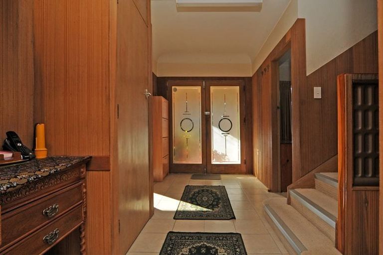 Photo of property in 21 Parkvale Road, Karori, Wellington, 6012