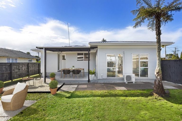 Photo of property in 604b Te Atatu Road, Te Atatu Peninsula, Auckland, 0610