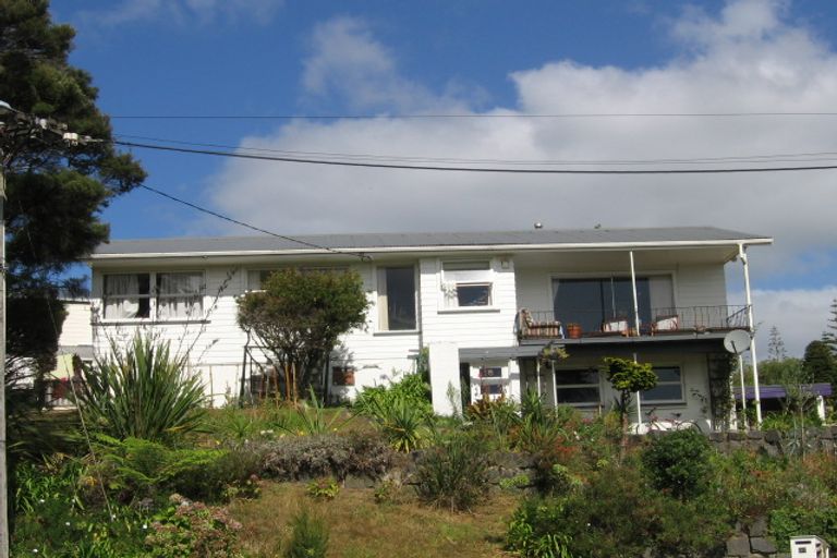 Photo of property in 2/32 Drome View Place, Beach Haven, Auckland, 0626