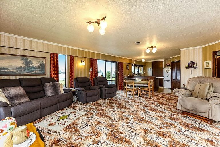 Photo of property in 18 Dunn Street, Egmont Village, 4372