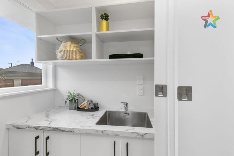 Photo of property in 2/352 Oxford Terrace, Avalon, Lower Hutt, 5011