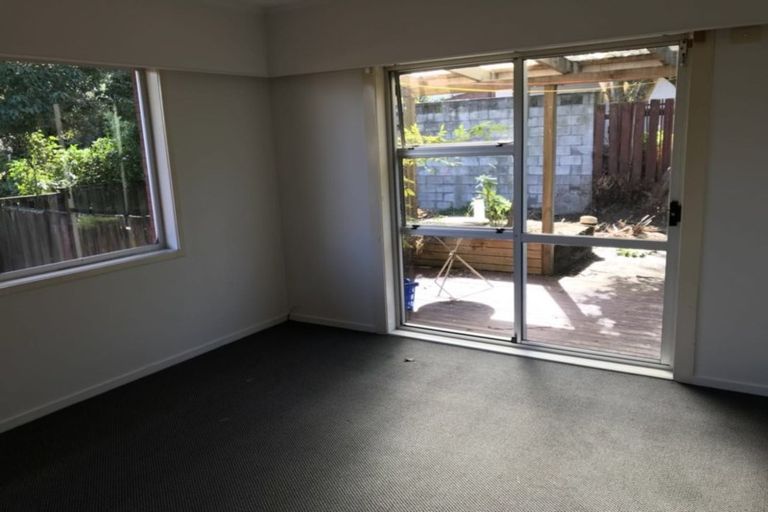 Photo of property in 15 Barlow Place, Chatswood, Auckland, 0626