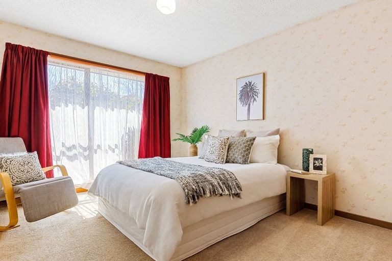 Photo of property in 11b Winters Road, Redwood, Christchurch, 8051