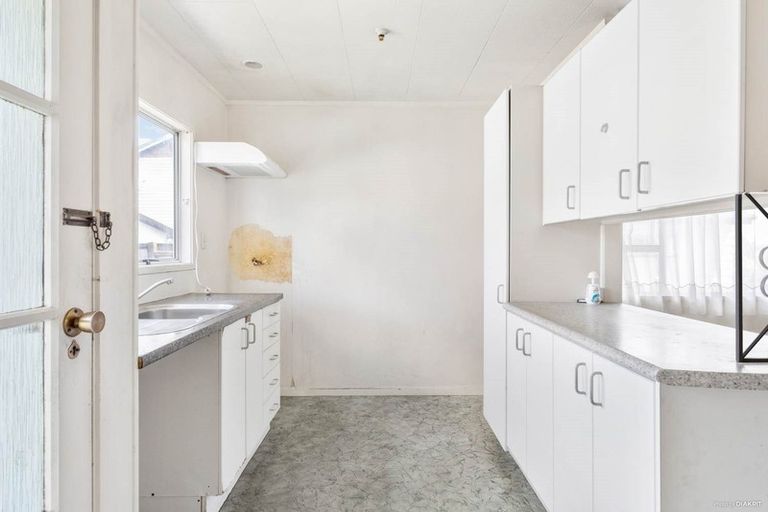 Photo of property in 8 Devonshire Road, Unsworth Heights, Auckland, 0632