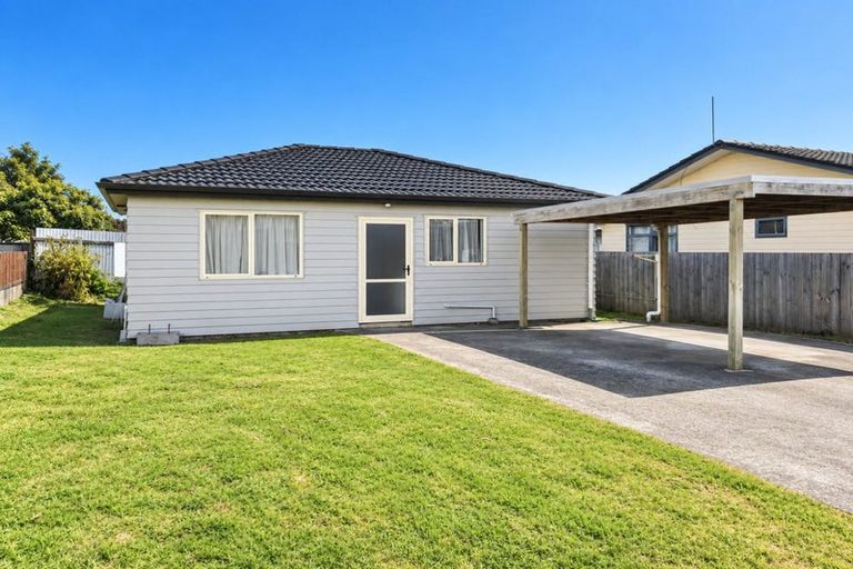 Photo of property in 1 Gambare Place, Wattle Downs, Auckland, 2103