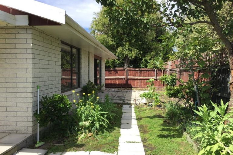 Photo of property in 2/23b Juniper Place, Burnside, Christchurch, 8053