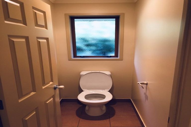 Photo of property in 17a Lesa Annis Place, Henderson, Auckland, 0612