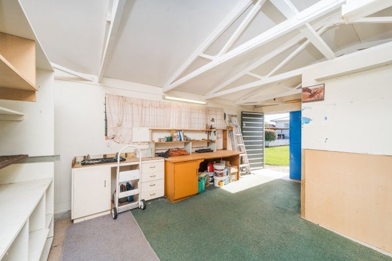 Photo of property in 14 Vernon Avenue, Takaro, Palmerston North, 4412