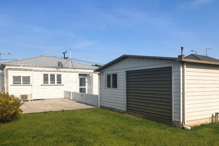 Photo of property in 16 Saint Joseph Street, Waipukurau, 4200