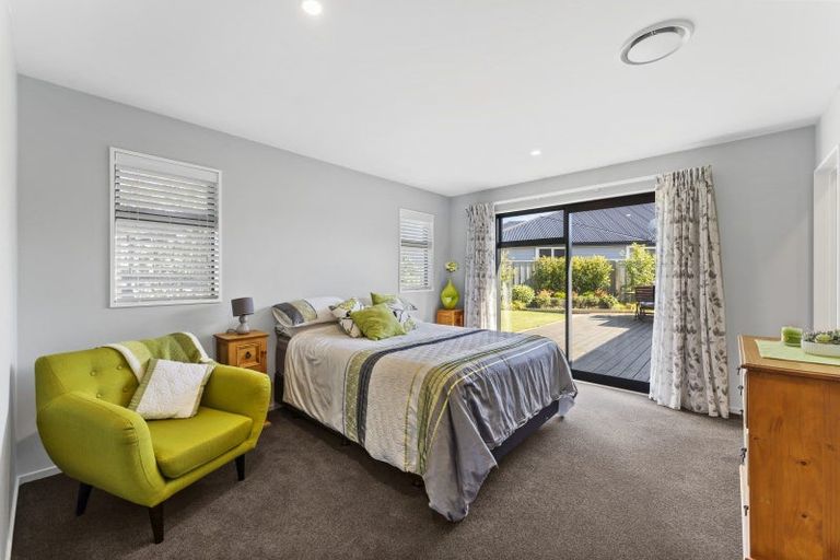 Photo of property in 41 Watkins Drive, Rangiora, 7400