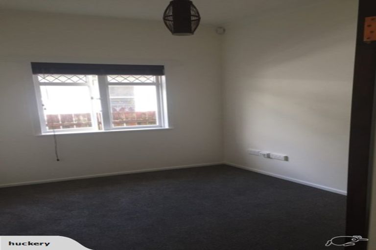 Photo of property in 27 Coates Street, Tawa, Wellington, 5028