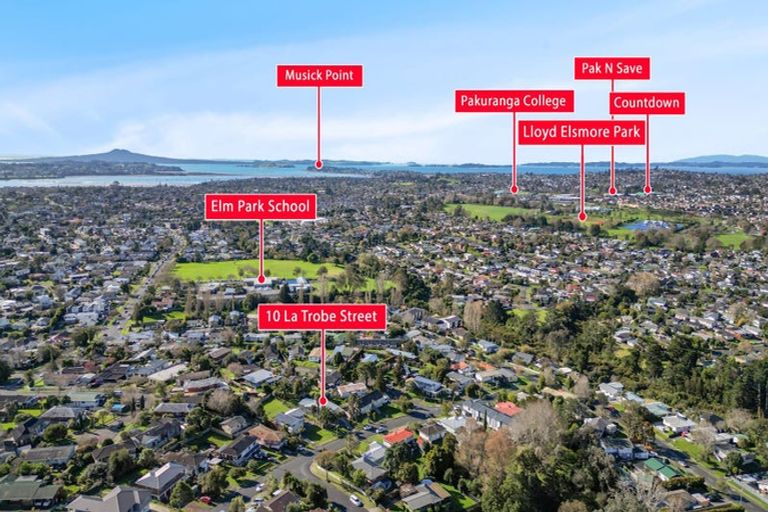 Photo of property in 10 La Trobe Street, Pakuranga Heights, Auckland, 2010