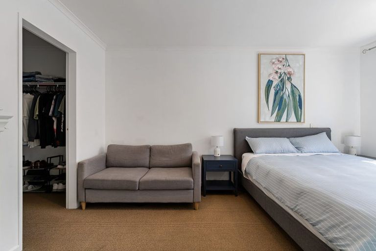 Photo of property in 2/15 Roxburgh Street, Mount Victoria, Wellington, 6011