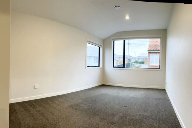 Photo of property in 22a Dallinghoe Crescent, Milford, Auckland, 0620