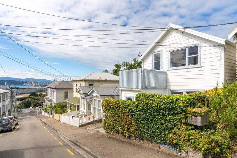 Photo of property in 29 Newman Terrace, Thorndon, Wellington, 6011