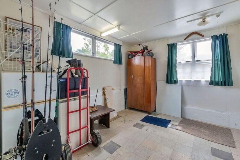 Photo of property in 19 Glendene Avenue, Glendene, Auckland, 0602