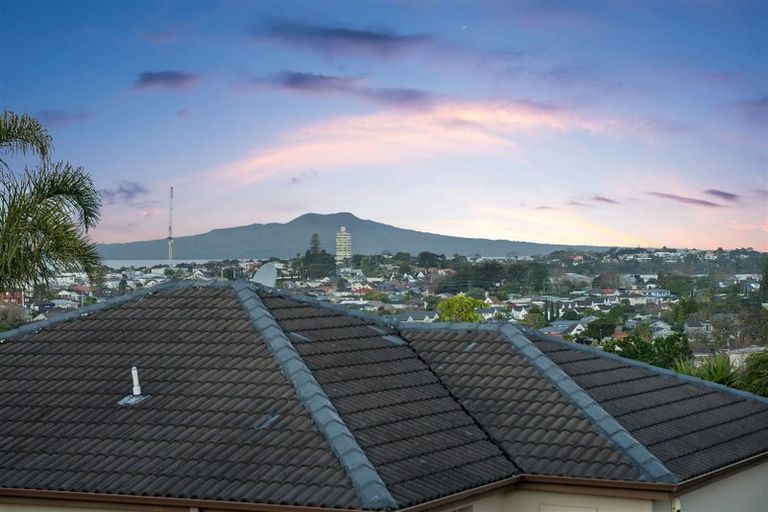 Photo of property in 2/41 Quebec Road, Milford, Auckland, 0620