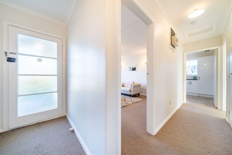 Photo of property in 5a Mangaroa Hill Road, Clouston Park, Upper Hutt, 5018