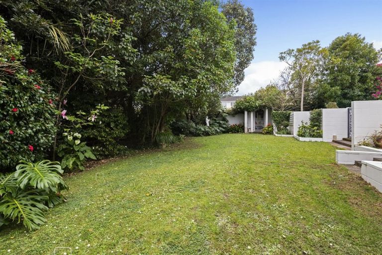 Photo of property in 23 Gordon Avenue, Forrest Hill, Auckland, 0620