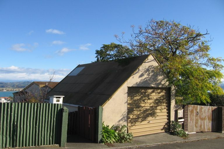 Photo of property in 24 Roslyn Road, Bluff Hill, Napier, 4110