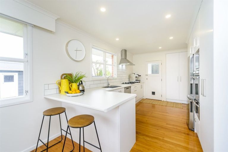 Photo of property in 16 Kapiti Place, Awapuni, Palmerston North, 4412