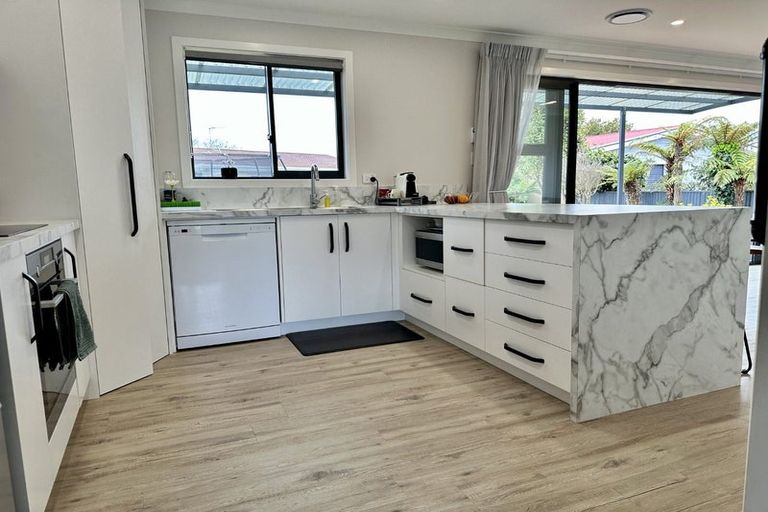 Photo of property in 5 Conway Place, Terrace End, Palmerston North, 4410