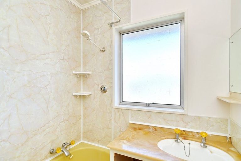 Photo of property in 55 Winters Road, Redwood, Christchurch, 8051