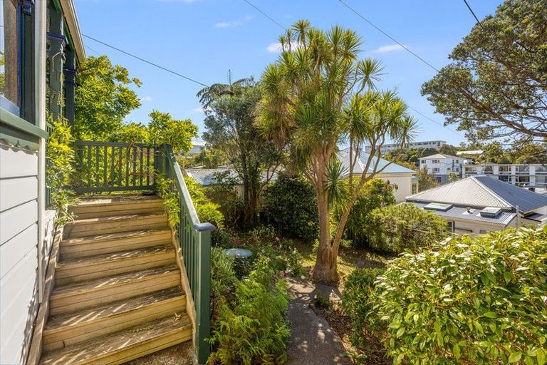 Photo of property in 162 Ohiro Road, Brooklyn, Wellington, 6021