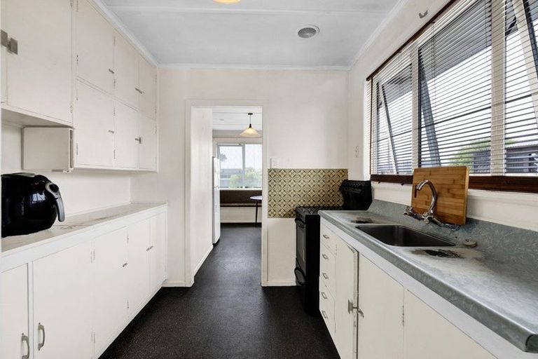 Photo of property in 28 Belair Avenue, Blagdon, New Plymouth, 4310