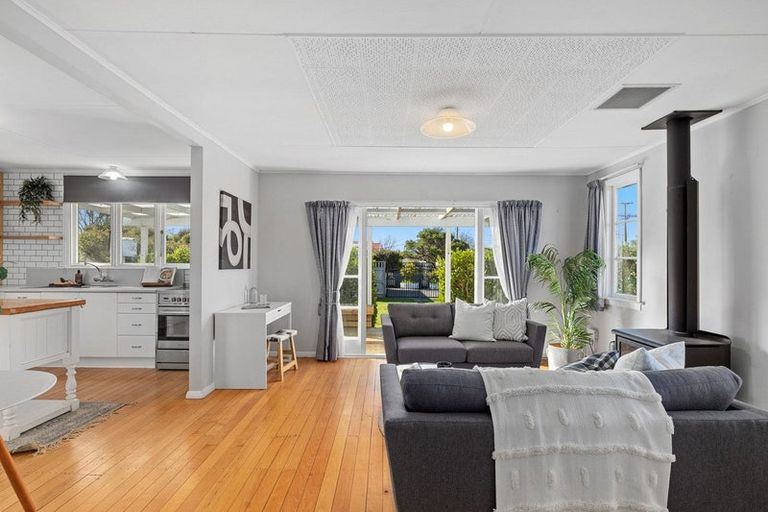 Photo of property in 50 Wyndham Street, Carterton, 5713