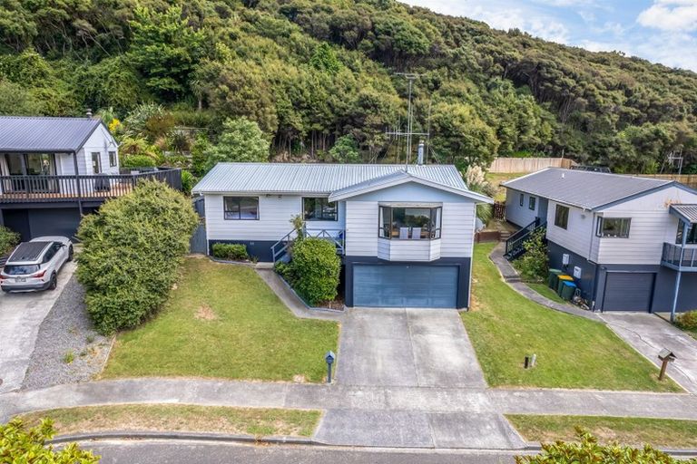 Photo of property in 62 Albatross Close, Whitby, Porirua, 5024