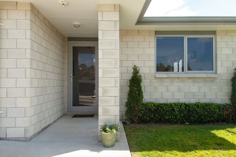 Photo of property in 23 Fairfax Crescent, Pyes Pa, Tauranga, 3112