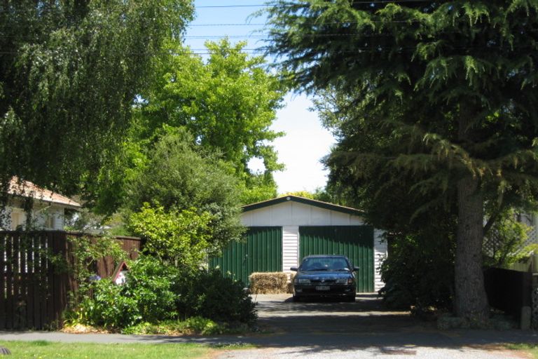 Photo of property in 11 Woodville Street, Edgeware, Christchurch, 8013