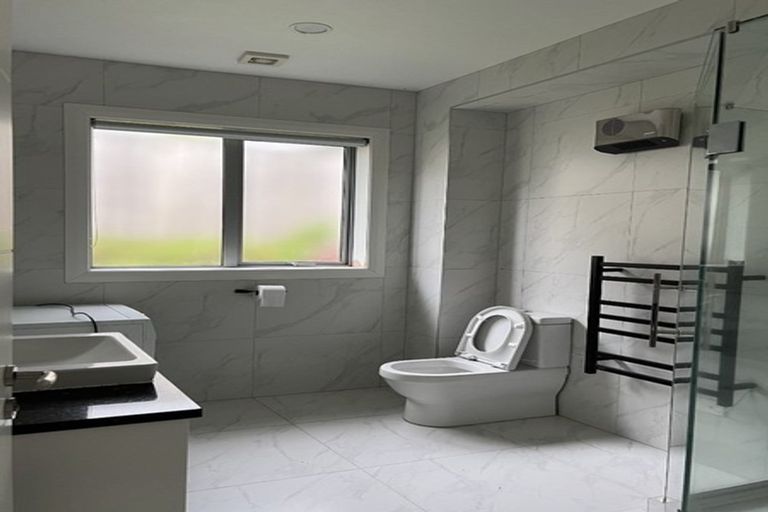 Photo of property in 128 Greenhithe Road, Greenhithe, Auckland, 0632