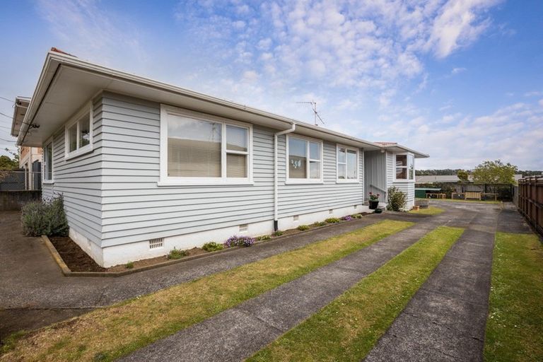 Photo of property in 108 Frankley Road, Frankleigh Park, New Plymouth, 4310
