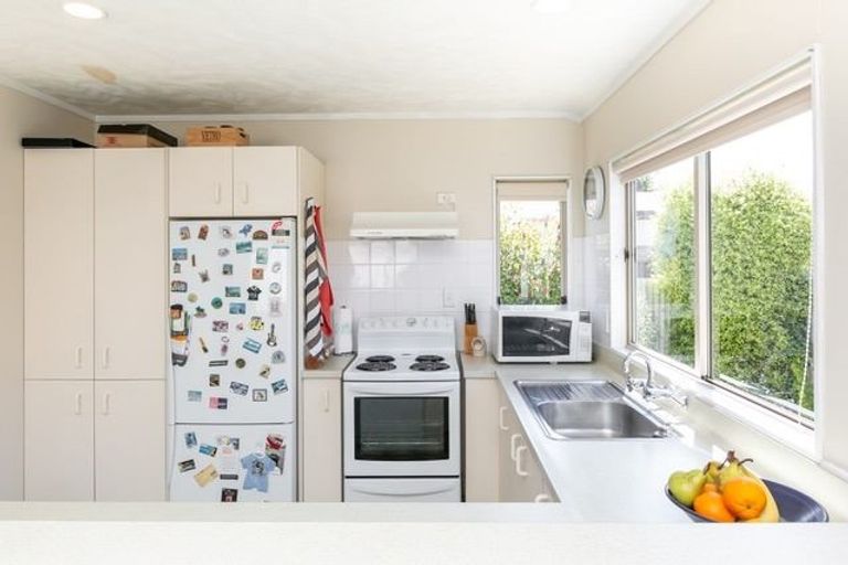 Photo of property in 2/38 Neeve Road, Taradale, Napier, 4112