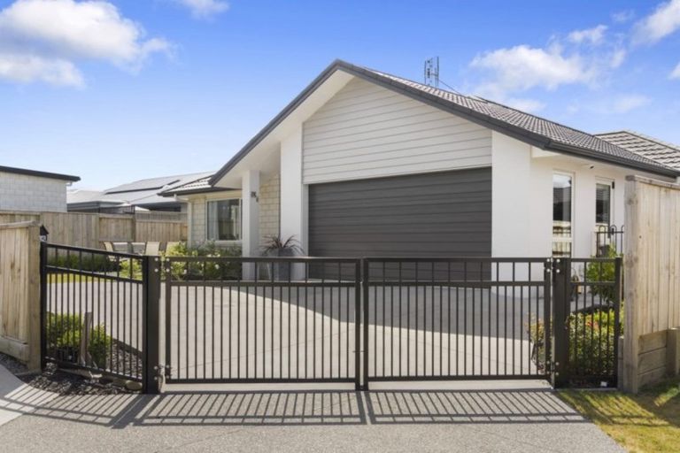 Photo of property in 45a Puhirake Crescent, Pyes Pa, Tauranga, 3112