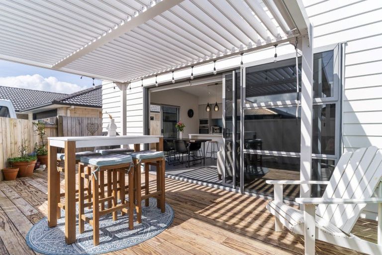 Photo of property in 8 Selliera Place, Papamoa Beach, Papamoa, 3118