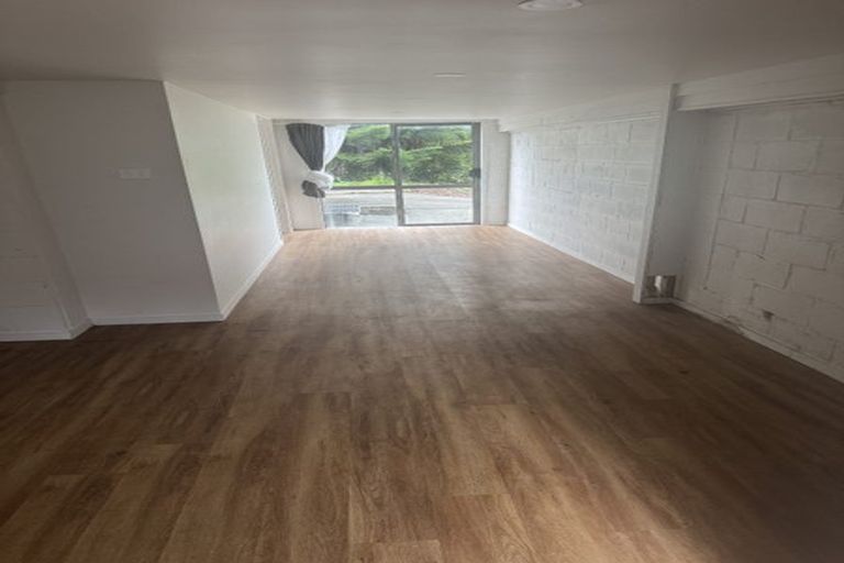 Photo of property in 12 Alston Avenue, Kelston, Auckland, 0602