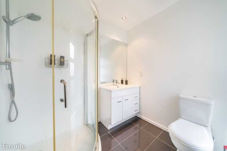 Photo of property in 20 Cosgrove Rise, Riverstone Terraces, Upper Hutt, 5018